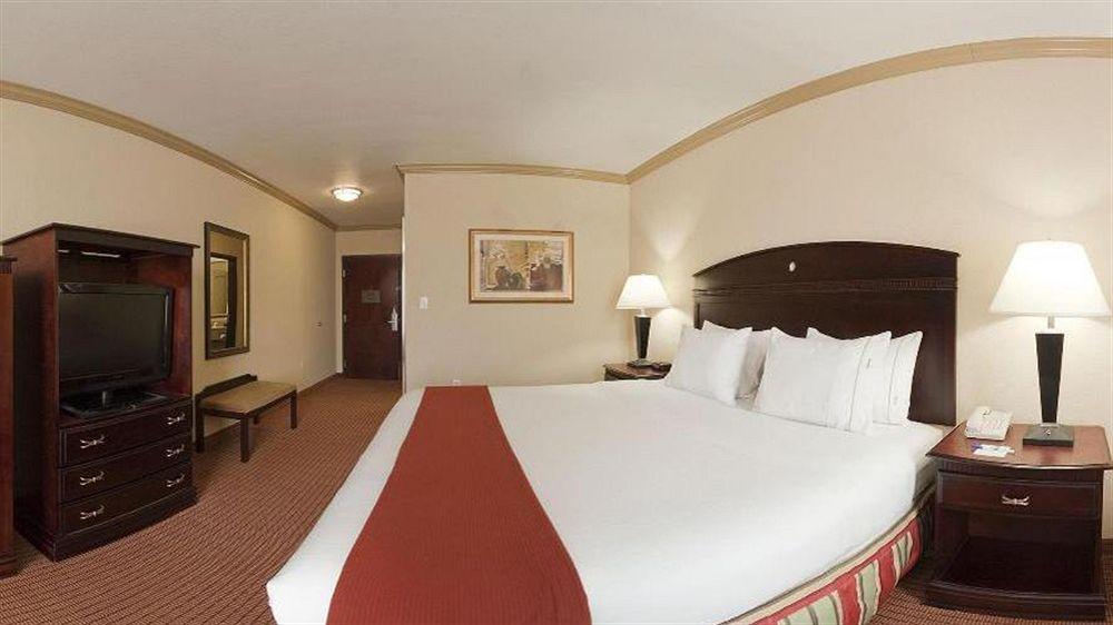 Holiday Inn Express & Suites Wharton By Ihg Экстерьер фото