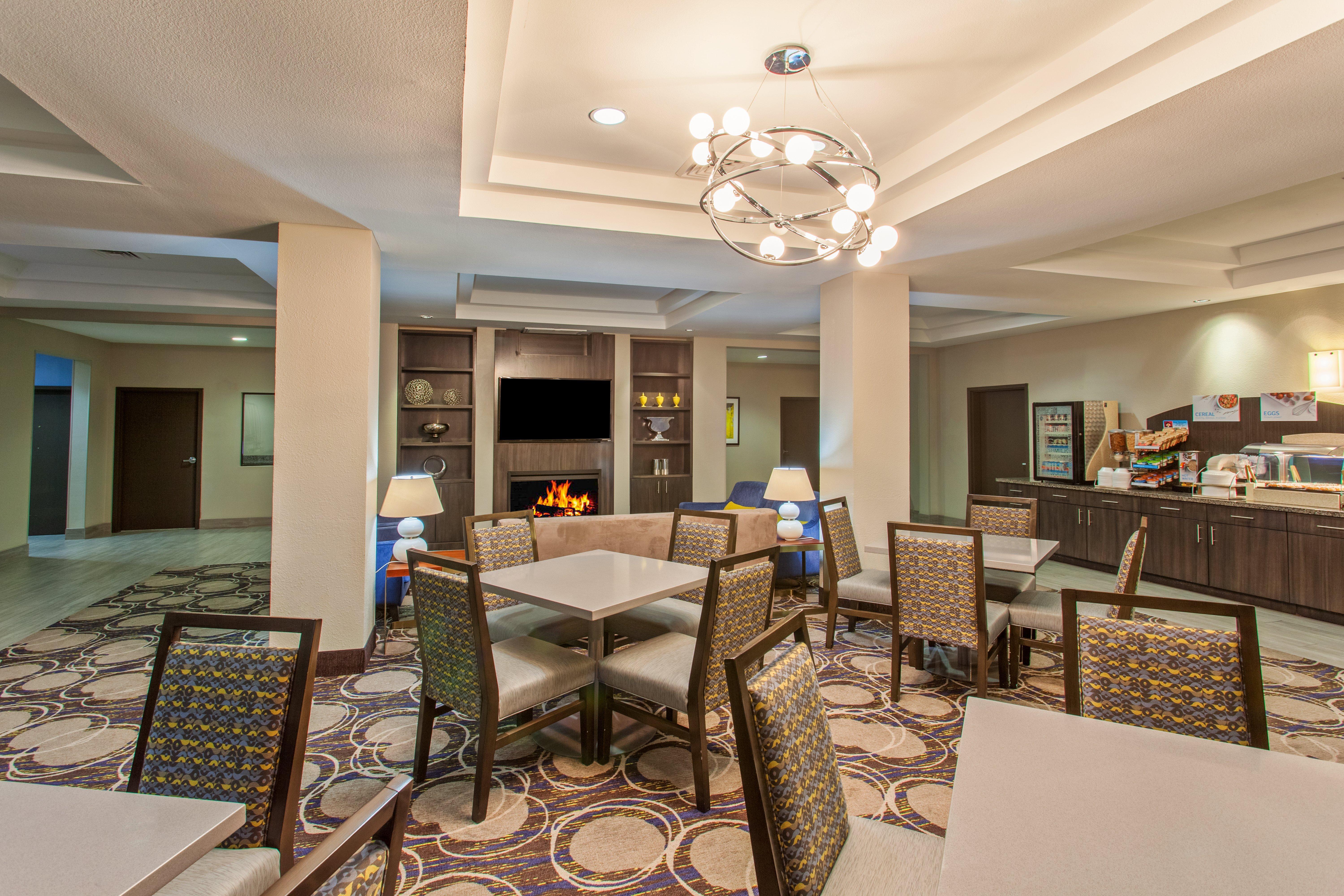 Holiday Inn Express & Suites Wharton By Ihg Экстерьер фото