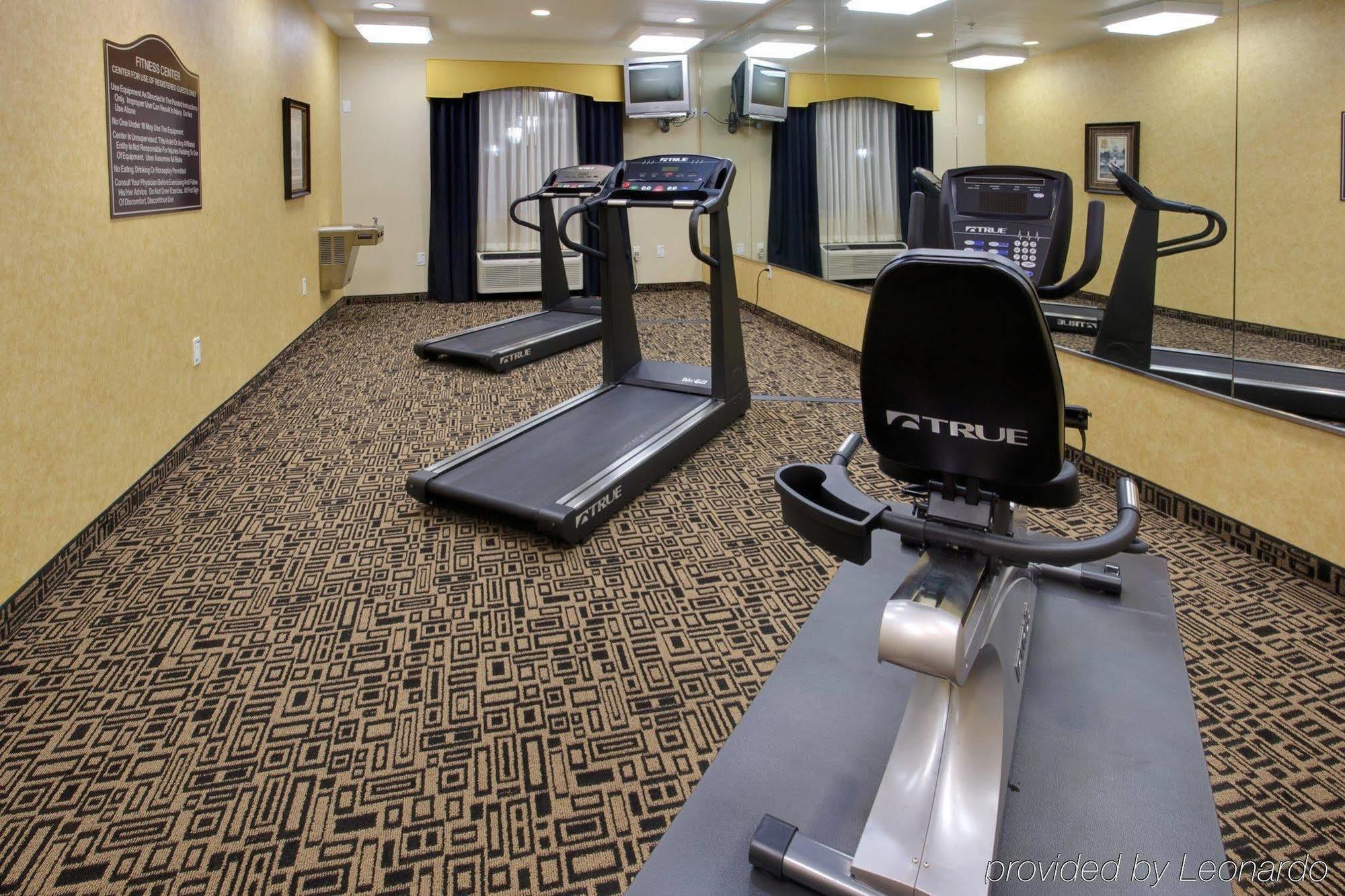 Holiday Inn Express & Suites Wharton By Ihg Удобства фото